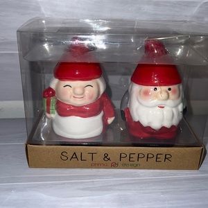CHRISTMAS SANTA SALT &  PEPPER